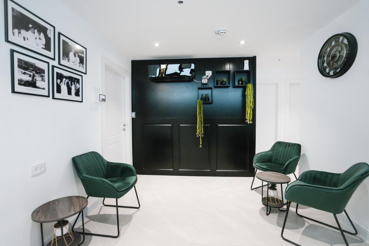 Unique Hotel Ashdod Bagian luar foto